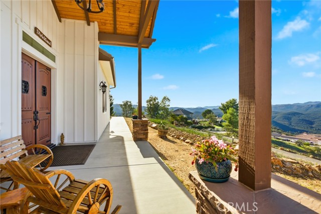 Detail Gallery Image 4 of 42 For 39472 Vista Del Bosque, Murrieta,  CA 92562 - 3 Beds | 2 Baths
