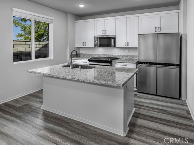 Detail Gallery Image 2 of 7 For 28419 Campos De Flores, Temecula,  CA 92591 - 3 Beds | 2/1 Baths
