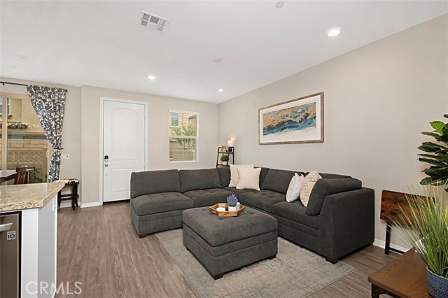 Detail Gallery Image 4 of 39 For 24145 Dolcetto Ave #602,  Murrieta,  CA 92562 - 3 Beds | 2/1 Baths
