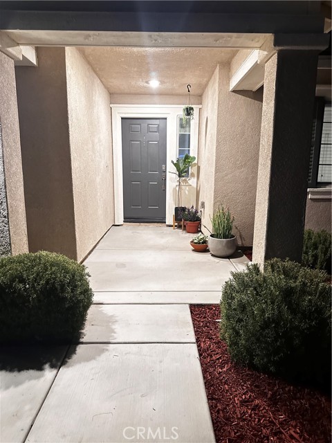 873 Canopy Lane, San Jacinto CA: https://media.crmls.org/medias/94471015-0601-4174-8120-bc231801558b.jpg