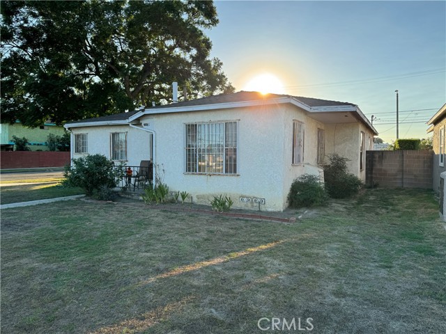 Detail Gallery Image 2 of 15 For 2801 Adriatic Ave, Long Beach,  CA 90810 - 3 Beds | 2 Baths