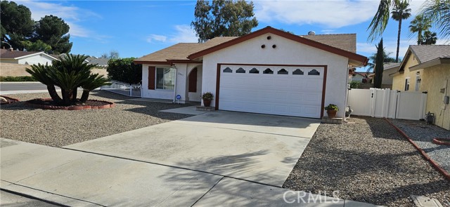 Detail Gallery Image 3 of 26 For 2431 El Rancho Cir, Hemet,  CA 92545 - 2 Beds | 2 Baths