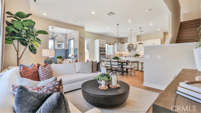 Detail Gallery Image 6 of 27 For 27423 Shining Willow Ln, Valencia,  CA 91381 - 4 Beds | 2/1 Baths