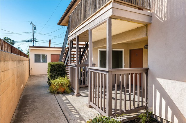 Detail Gallery Image 2 of 17 For 121 S Illinois St #2,  Anaheim,  CA 92805 - 2 Beds | 1 Baths