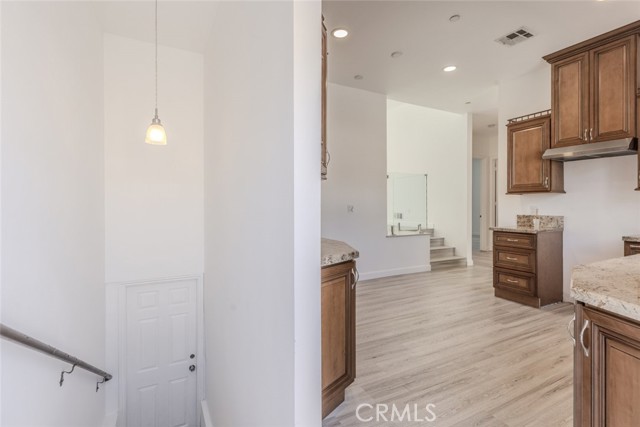 Detail Gallery Image 15 of 40 For 1039 E Santa Anita Ave, Burbank,  CA 91501 - 3 Beds | 3 Baths