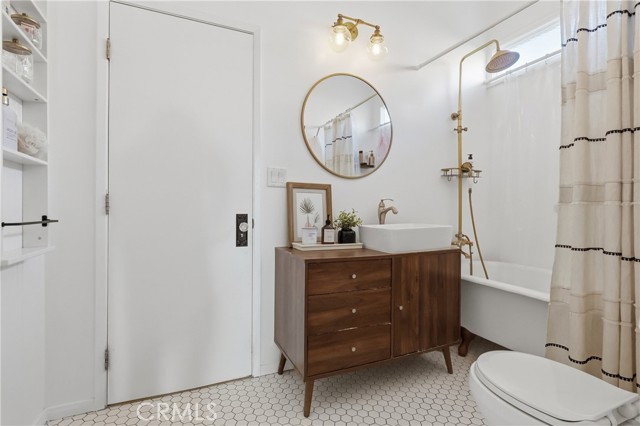 Detail Gallery Image 23 of 66 For 242 W 17th St, San Pedro,  CA 90731 - 4 Beds | 3/1 Baths