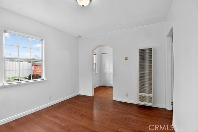 Detail Gallery Image 2 of 16 For 253 E Louise, Long Beach,  CA 90805 - 2 Beds | 2 Baths