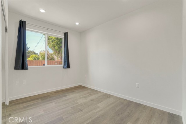 Detail Gallery Image 10 of 19 For 17305 Willard Ave, Northridge,  CA 91325 - 2 Beds | 2/1 Baths