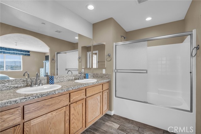 18177 Cherry St, Hesperia CA: https://media.crmls.org/medias/9449e4a7-e128-43ba-890a-4feb926cd3d9.jpg