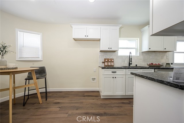 4548 Jade Street, Los Angeles CA: https://media.crmls.org/medias/9449f0a4-0ab8-40bb-9579-b62ad7691ec9.jpg