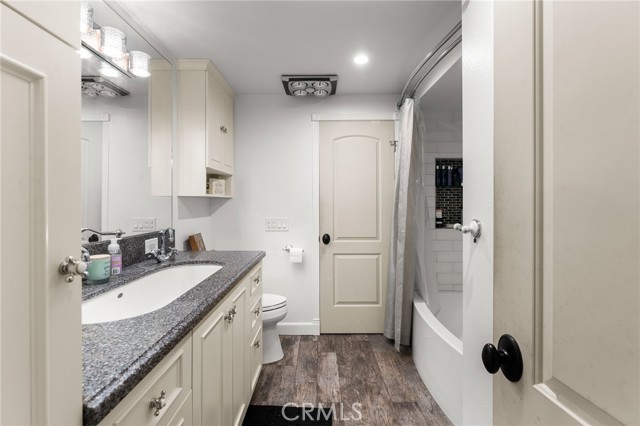 571 La Verne Street, Redlands CA: https://media.crmls.org/medias/944a10b6-1138-42e4-8efa-8bd37fa82a13.jpg