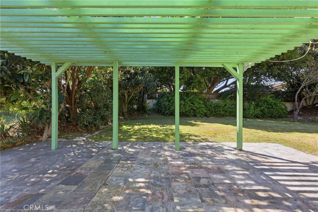 https://media.crmls.org/medias/944a7063-c260-41db-9459-f138e469846b.jpg?preset=X-Large