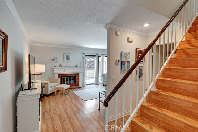 1180 Strawberry Lane, Glendora CA: https://media.crmls.org/medias/944a7ea9-ae89-42b3-acd0-d3e452470eb5.jpg