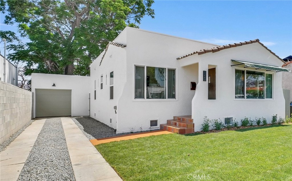 1242 E Poinsettia Street