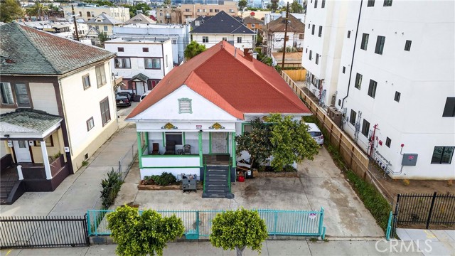 Detail Gallery Image 4 of 40 For 1324 Magnolia Ave, Los Angeles,  CA 90006 - – Beds | – Baths