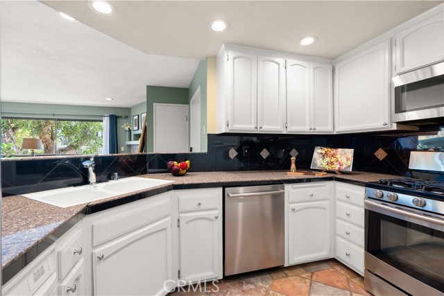 1425 E 2nd Street, Long Beach CA: https://media.crmls.org/medias/944bdecc-dccc-46c5-9117-15b91a680830.jpg