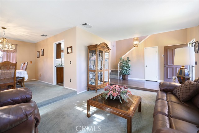 Detail Gallery Image 9 of 41 For 3627 Orchid Dr, Highland,  CA 92346 - 4 Beds | 3 Baths