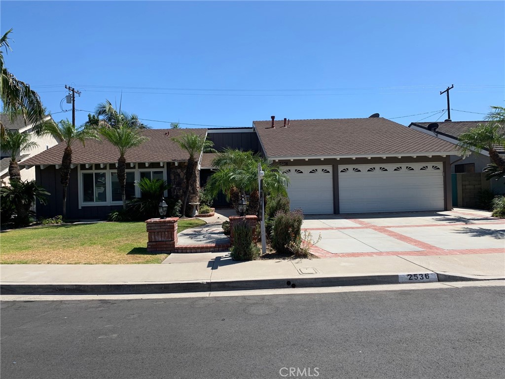 2536 E Hilda Place
