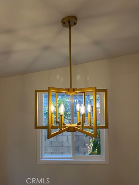 Detail Gallery Image 11 of 21 For 2432 Larchmont, Santa Ana,  CA 92706 - 3 Beds | 2 Baths