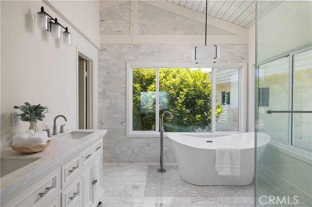 303 E Avenida Cordoba, San Clemente CA: https://media.crmls.org/medias/944e9bd8-c63d-484f-940c-21c767c8bdc2.jpg