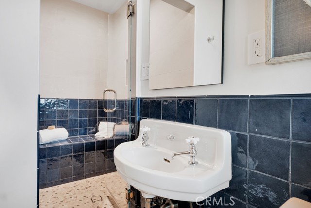 10 Camel Point, Laguna Beach CA: https://media.crmls.org/medias/944f1428-a846-4677-a38b-b313084e5b6a.jpg