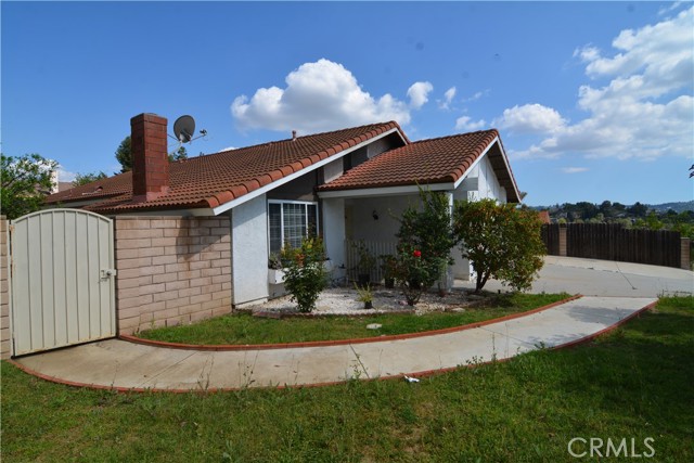 Detail Gallery Image 2 of 6 For 340 Calle Caballeros, Walnut,  CA 91789 - 3 Beds | 2 Baths