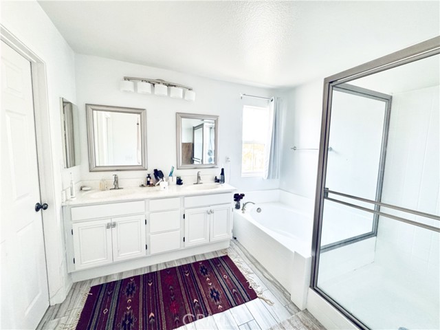 Detail Gallery Image 10 of 14 For 374 Franciscan, Oceanside,  CA 92057 - 4 Beds | 2/1 Baths