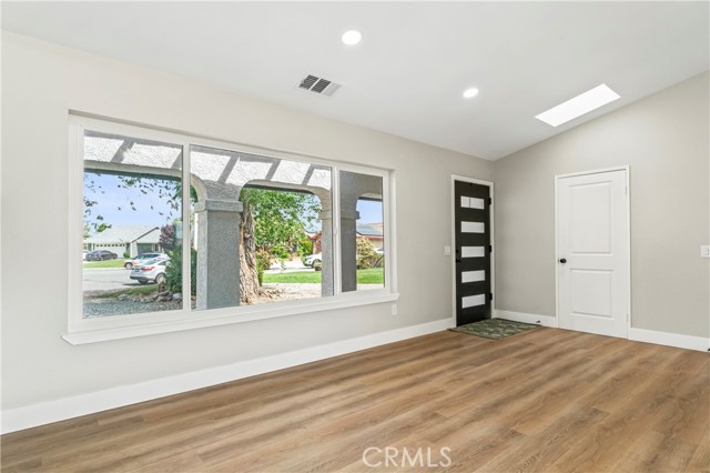 Detail Gallery Image 9 of 32 For 13875 Stage Coach Cir., Victorville,  CA 92392 - 3 Beds | 2 Baths