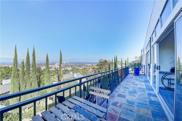 Detail Gallery Image 19 of 44 For 3952 Oakfield Dr, Sherman Oaks,  CA 91423 - 5 Beds | 4/1 Baths