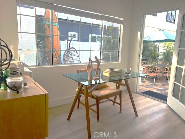 Detail Gallery Image 10 of 32 For 100 Yorktown, Newport Beach,  CA 92660 - 2 Beds | 2 Baths