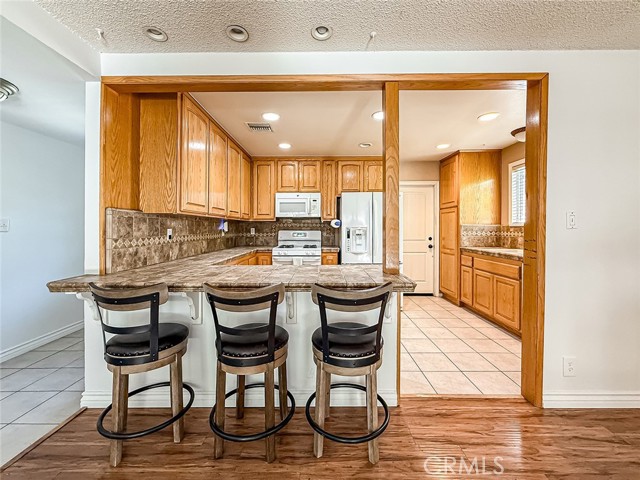 Detail Gallery Image 8 of 33 For 22180 Chase St, West Hills,  CA 91304 - 3 Beds | 2 Baths