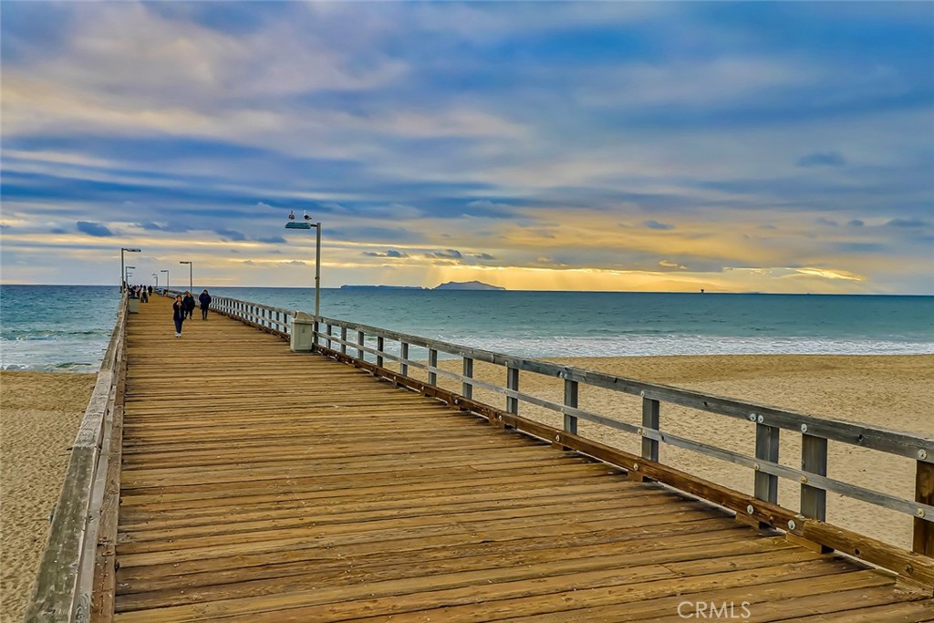 https://media.crmls.org/medias/945233d9-1693-4032-a296-e2a7ad2d5084.jpg?preset=X-Large