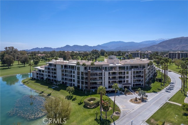 Detail Gallery Image 5 of 47 For 910 Island Drive #112,  Rancho Mirage,  CA 92270 - 2 Beds | 2 Baths