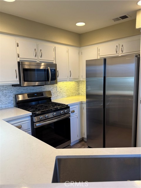 Detail Gallery Image 9 of 27 For 7863 E Viewrim, Anaheim Hills,  CA 92808 - 2 Beds | 2 Baths