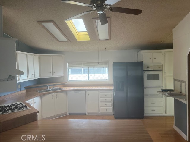 Detail Gallery Image 7 of 19 For 10961 Desert Lawn Dr #79,  Calimesa,  CA 92320 - 3 Beds | 2 Baths