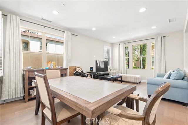 Detail Gallery Image 8 of 42 For 72 Granite, Irvine,  CA 92620 - 3 Beds | 3/1 Baths