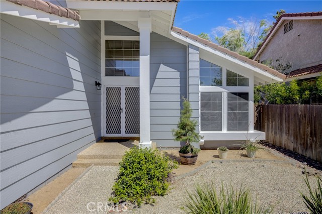 Detail Gallery Image 5 of 29 For 39726 Dover Dr, Palmdale,  CA 93551 - 3 Beds | 2/1 Baths
