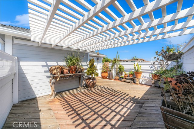 2006 Warfield Avenue, Redondo Beach, California 90278, 3 Bedrooms Bedrooms, ,2 BathroomsBathrooms,Residential,Sold,Warfield,SB21179490