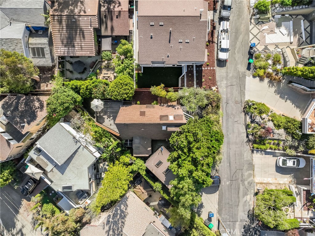 https://media.crmls.org/medias/94569651-d3ee-4c98-9d1f-7a8b988a7053.jpg?preset=X-Large