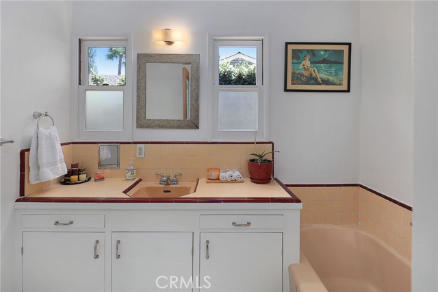 5866 Varna Avenue, Valley Glen CA: https://media.crmls.org/medias/94569b61-1e2a-49d0-8691-c7149499458e.jpg