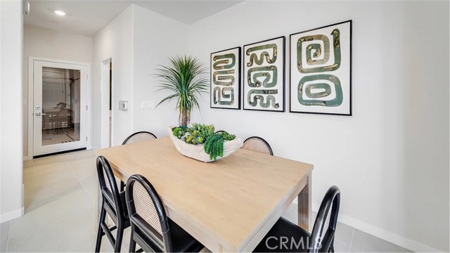 Detail Gallery Image 4 of 19 For 2577 Cloudview Privado, Ontario,  CA 91761 - 3 Beds | 2/1 Baths