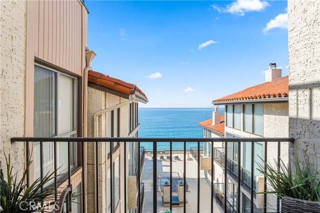 555 Esplanade, Redondo Beach, California 90277, 3 Bedrooms Bedrooms, ,3 BathroomsBathrooms,Residential,Sold,Esplanade,SB22021608