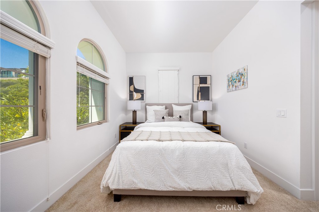 MLS #OC25171450 img 3