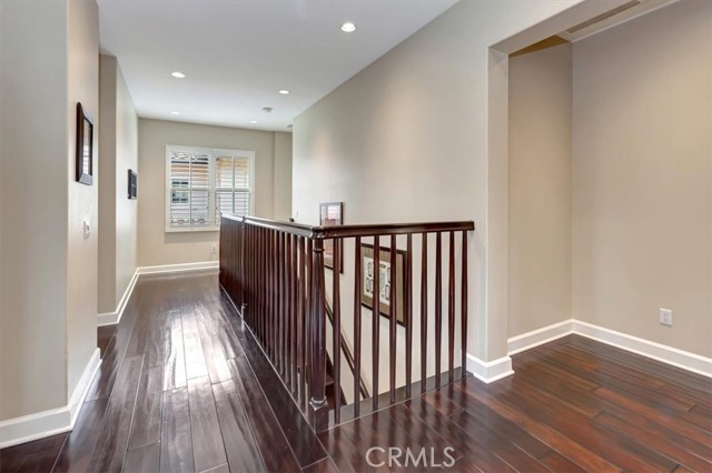 27 Looking Glass, Irvine CA: https://media.crmls.org/medias/94582290-0c01-4669-8db2-5ecc57843282.jpg