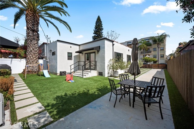 Detail Gallery Image 34 of 49 For 3345 Oakhurst Ave, Los Angeles,  CA 90034 - 3 Beds | 3 Baths