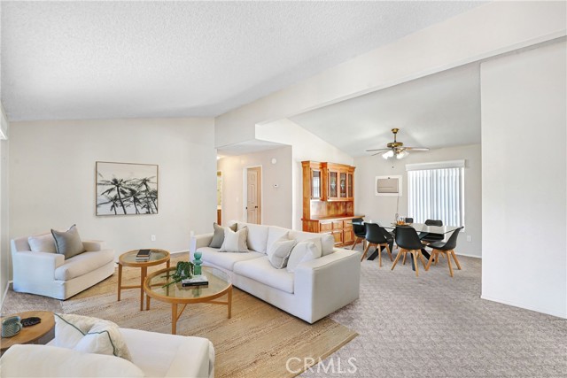 Detail Gallery Image 4 of 32 For 1288 Lodgepole, Hemet,  CA 92545 - 2 Beds | 2 Baths