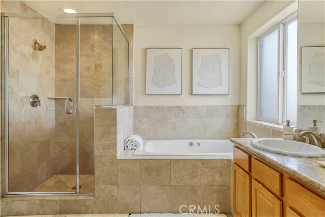 Detail Gallery Image 20 of 38 For 11923 Darlington Ave #302,  Los Angeles,  CA 90049 - 3 Beds | 3 Baths