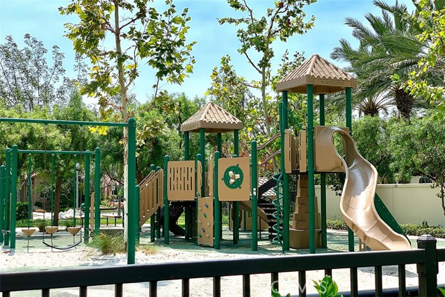 Detail Gallery Image 45 of 74 For 36 Royal Grove, Irvine,  CA 92620 - 4 Beds | 4 Baths