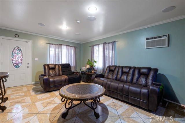 Detail Gallery Image 4 of 36 For 1843 Cerritos Ave, Long Beach,  CA 90806 - – Beds | – Baths