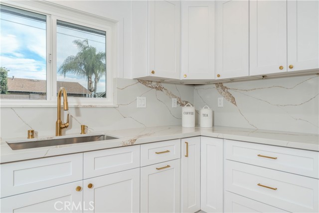 Detail Gallery Image 16 of 60 For 15902 Dundalk Ln, Huntington Beach,  CA 92647 - 3 Beds | 2/1 Baths